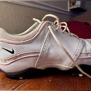 Women’s Nike Zoom Elegance Saddle soft spike golf shoe